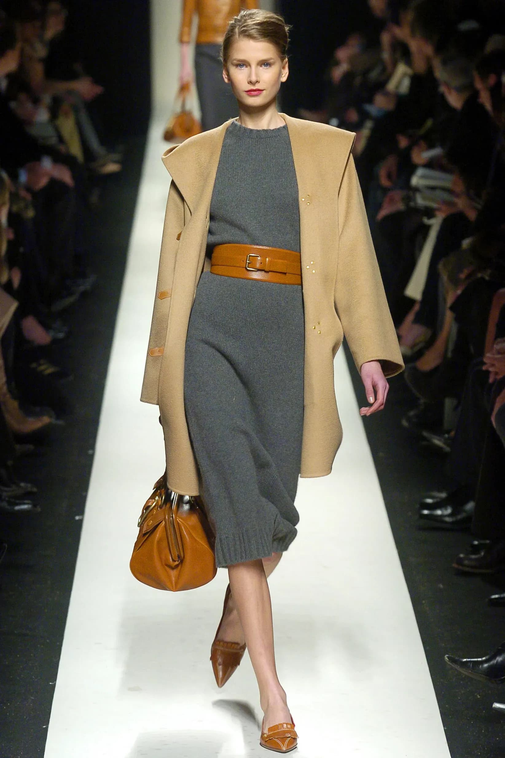 00050h Celine Fall 2004 Ready To Wear Ahana Soukupova
