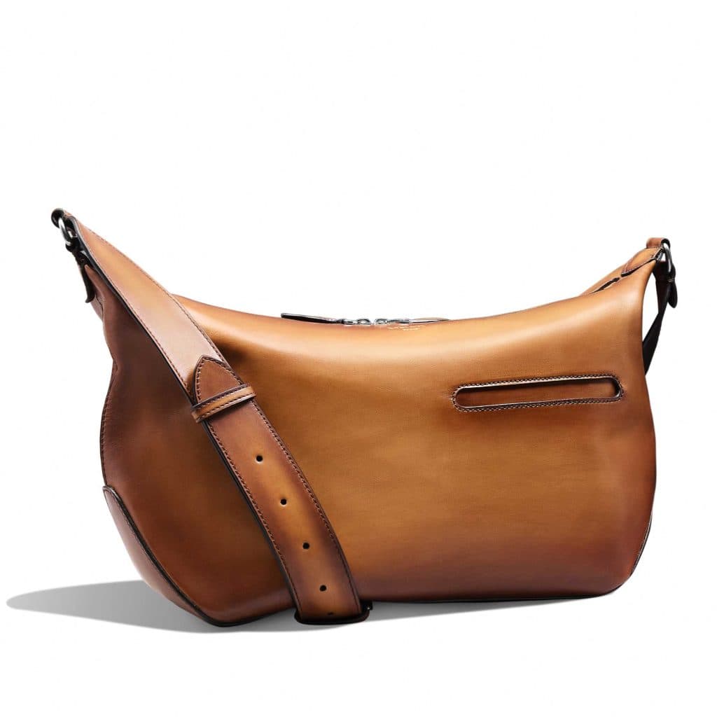 Tas Selempang Hobo Beritsleting (dok. Berluti)